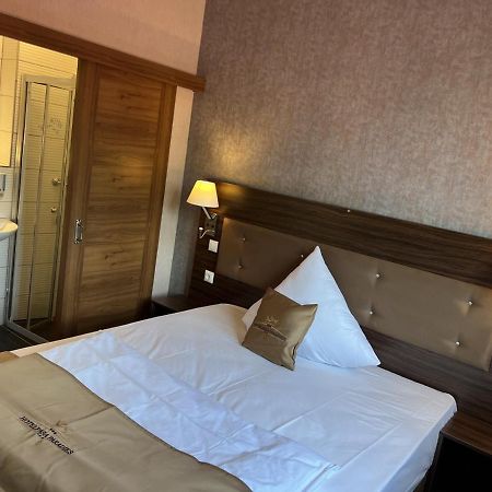 Hotel Pasa Paradies Kostenlose Parkplaetze Hanau Esterno foto