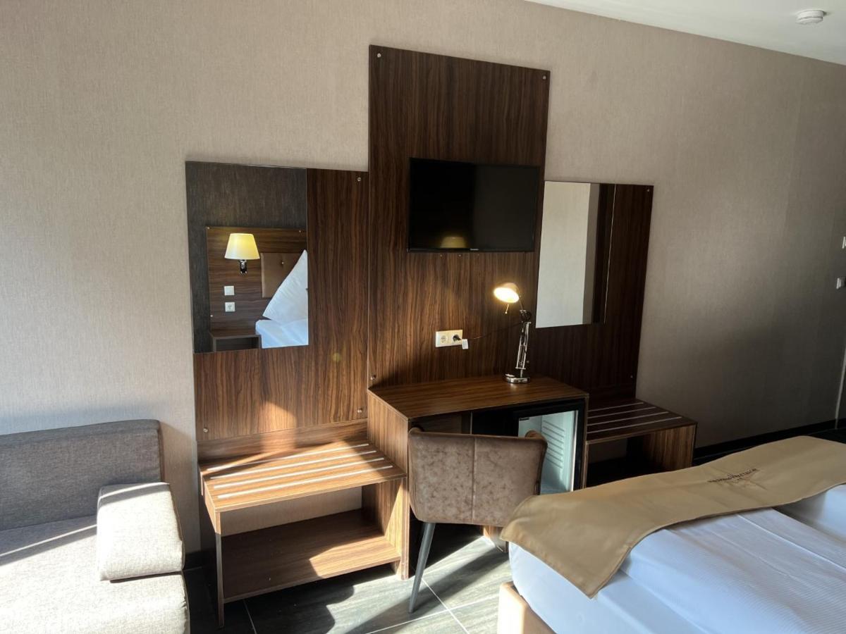 Hotel Pasa Paradies Kostenlose Parkplaetze Hanau Esterno foto