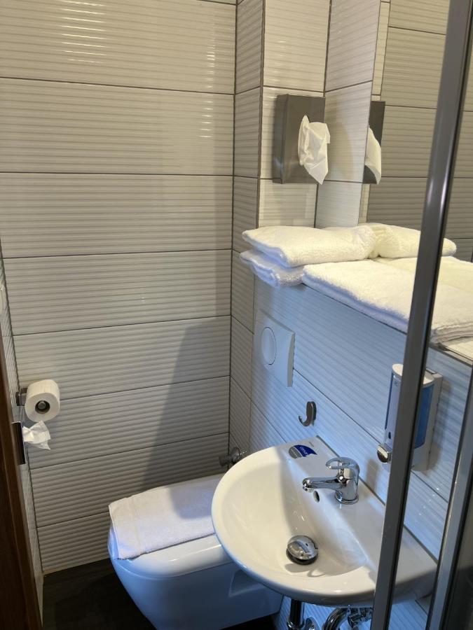 Hotel Pasa Paradies Kostenlose Parkplaetze Hanau Esterno foto