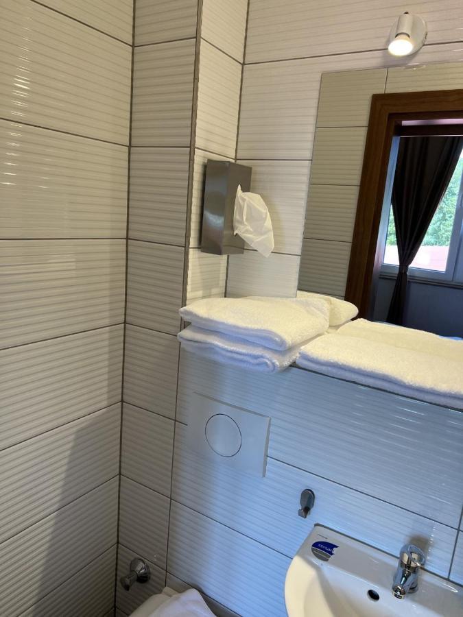 Hotel Pasa Paradies Kostenlose Parkplaetze Hanau Esterno foto